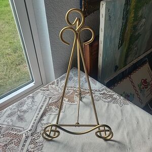 VTG Gold Tone Iron Metal Easel Art Display Book Stand Photo Prop Holder Scrolls